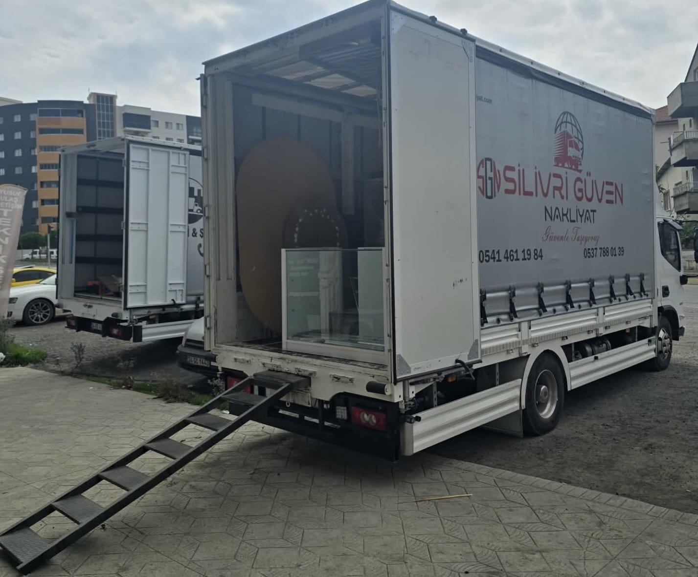 Silivri evden eve nakliyat kamyon yükleme